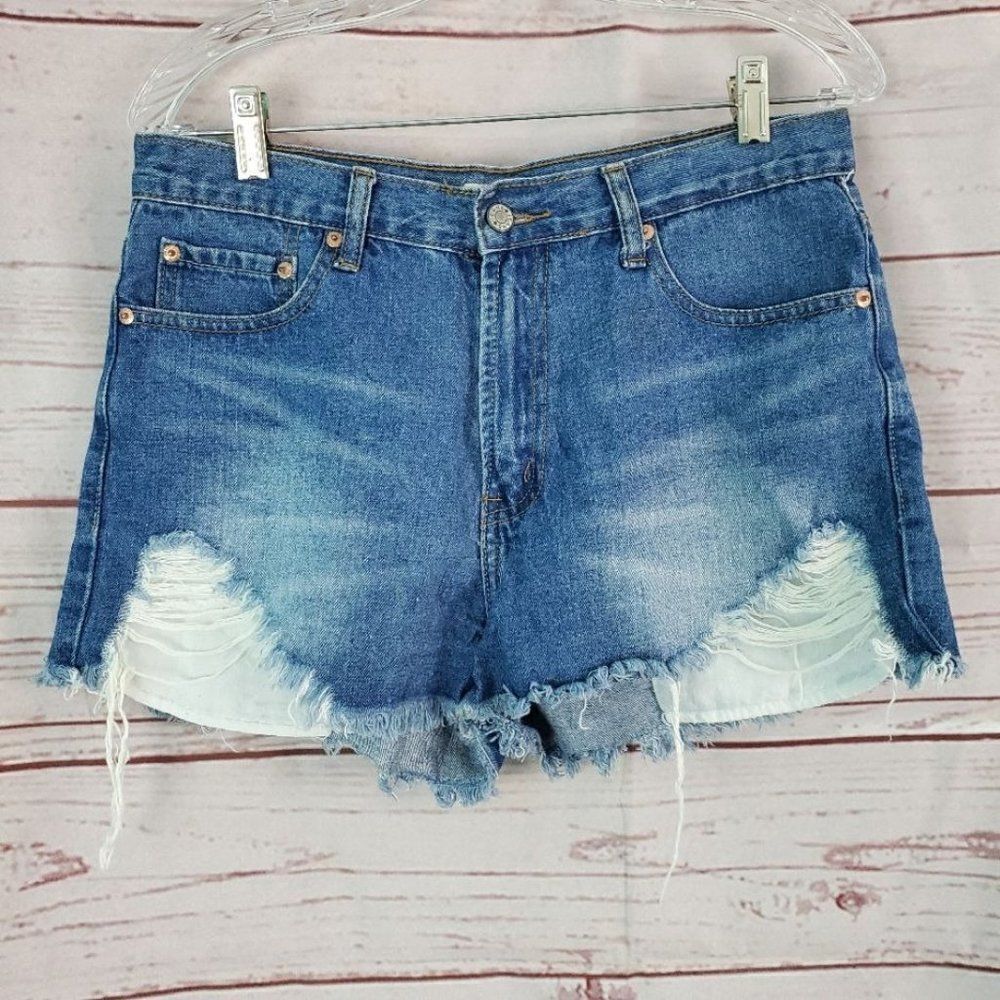 VOXX New York Distressed Wash Denim Jean Shorts Large